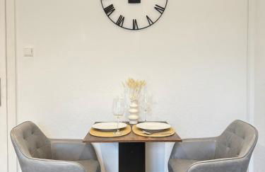 REGENCY Apartments - Traumhafte zentrale 40m2 Wohnung mit Kinoleinwand, WiFi und Netflix - Foto 7