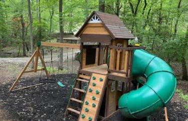 Modern Cabin with Luxury Gym, Firepit + Game Room! - Foto 42