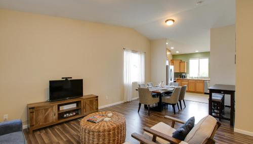 Waterfront Allyn Home with Fire Pit + 2 Kayaks! - Foto 4