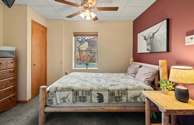 Lake View Chalet by Avantstay Lake Access Deck - Photo 38