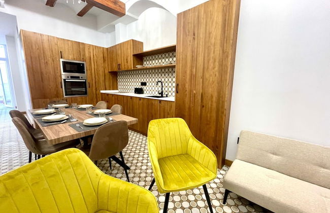 Los Angeles With 3 Bedrooms and 3 Bathrooms - Photo 3