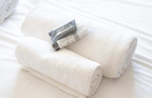 Cozy 4-Bed with Garden in Trendy Stoke Newington - Pass the Keys - Foto 14