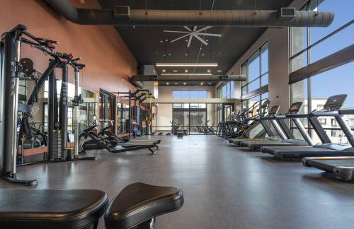 Luxury Condos at Anton Menlo w Pool & Amenities - Photo 27