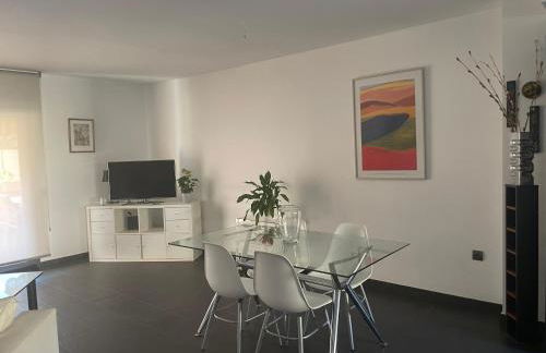 Casa adosada con piscina a 5 minutos de la playa . - Foto 18