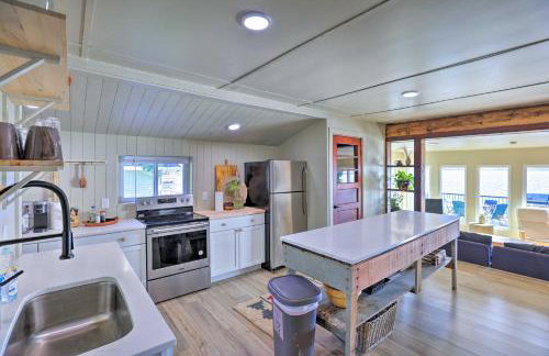 Lakefront Cabin with Patio and Views in Lake Norden - Foto 7