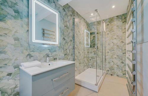 3BR Georgian Quarter Coach Houses - Private Parking - Foto 53