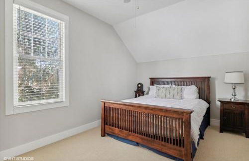 Schoolhouse Rock by Juniper Holiday + Home - Foto 24