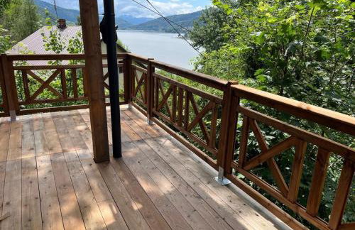 Domek nad jeziorem w górach - Foto 26