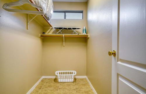 Sunny El Paso Home with Private Yard! - Foto 7