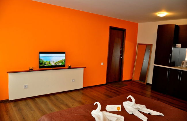 River Apartments - Photo 10