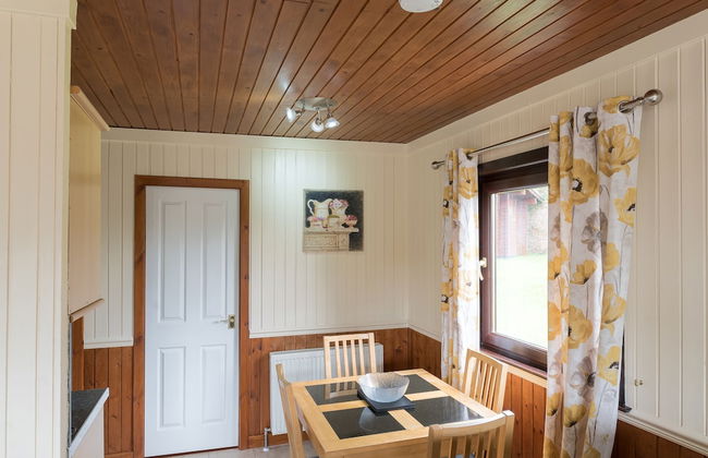 Conifer Lodge 8 With Hot Tub, Newton Stewart - Photo 4