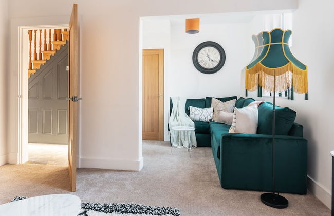 Kensington Place - 4 Bedroom Home w Free Parking - Photo 67