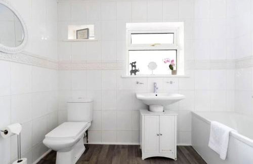 DiscountsContractorsWIFIFree ParkingSmart TV - Foto 5