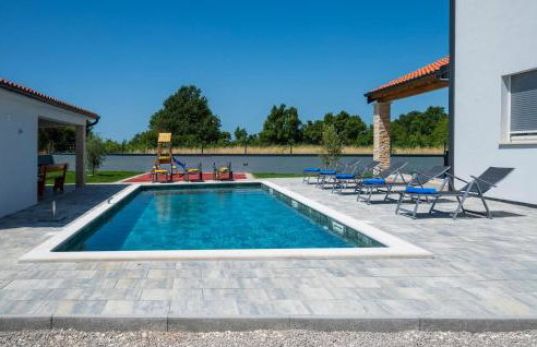 5 Bedroom Nice Home In Vidulini - Photo 13