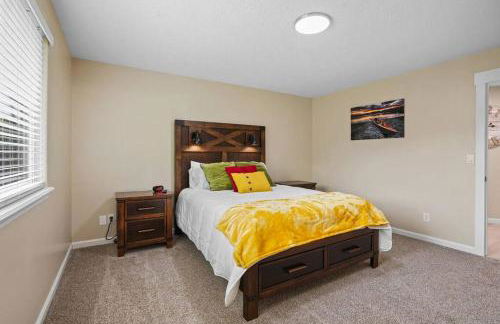 Remodeled, Charming Retreat on the City's Doorstep - Foto 39