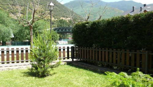 Apartamentos wifi Baqueira & Aigüestortes con jardín privado - Foto 3, Garden