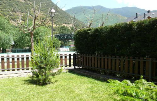 Apartamentos wifi Baqueira & Aigüestortes con jardín privado - Photo 3