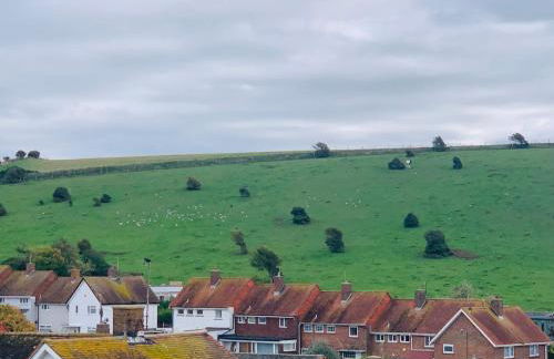 Woodingdean Contractor Pad - FREE Car & Van Parking - Foto 8