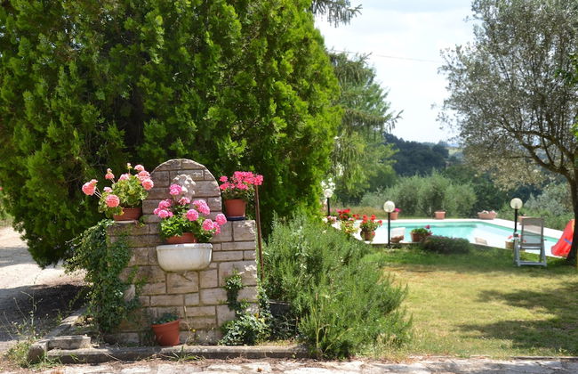 Panoramic Farmhouse With Swimming Pool - Photo 11