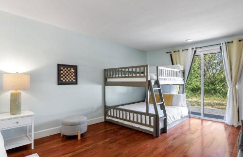 Modern Mountain View Getaway w Huge Outdoor Space - Foto 26