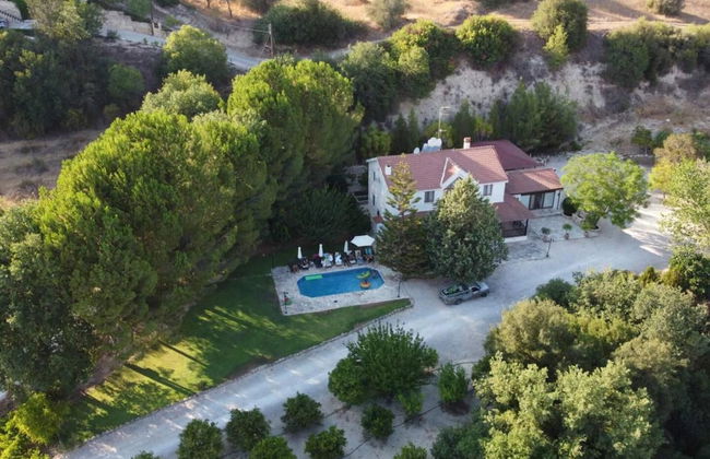 Remarkable 5-bed Villa in Miliou Village Paphos - Foto 20