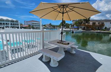Funshine Pointe Capri - Photo 3