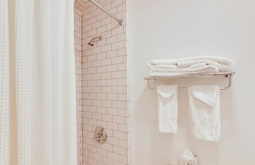 High-End Sapphire Retreat on Fairfield Lake! - Foto 20