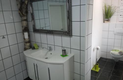 FeWo Blaue Oase, Netflix, Massagesessel, Whirlpool Badewanne - Foto 15