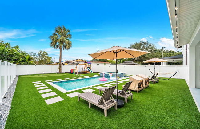 Luxury Home w Heated Pool, Gym, Playground & More! - Foto 38