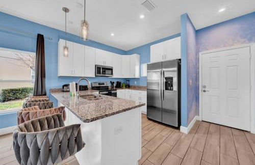 Comfortable 4 bedroom 4 bath Home Near Disney - Foto 37