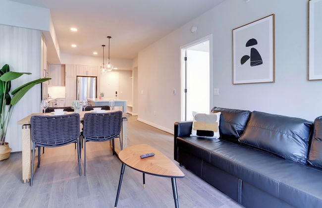 Bright Apartment with Great Amenities - Foto 21