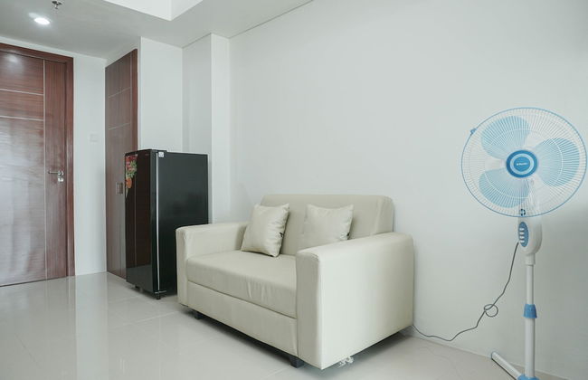 Fully Furnished Apartment with Comfortable Design 2BR Vittoria Residence - Photo 22