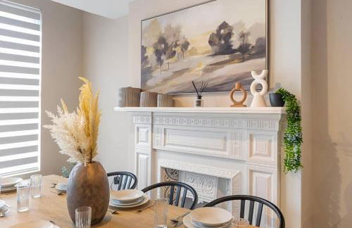 Earthy Elegance Stylish 4BR for Urban Escapes - Foto 9