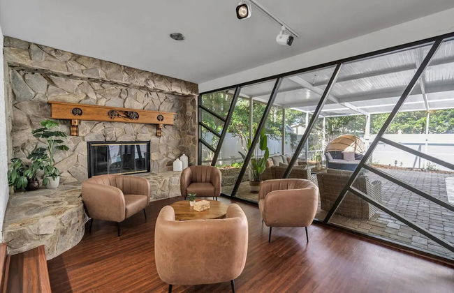 Golden Retreat: Expansive 6BR Home w Heated Pool ~ - Foto 53