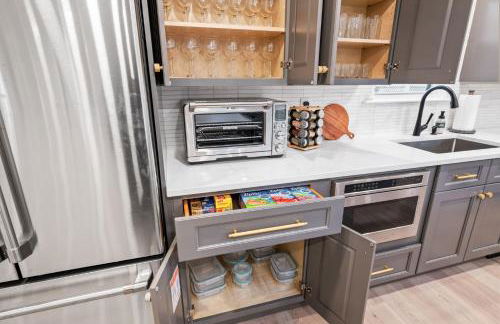 Tysons LUXE 6BR Modern and Spacious - Foto 17