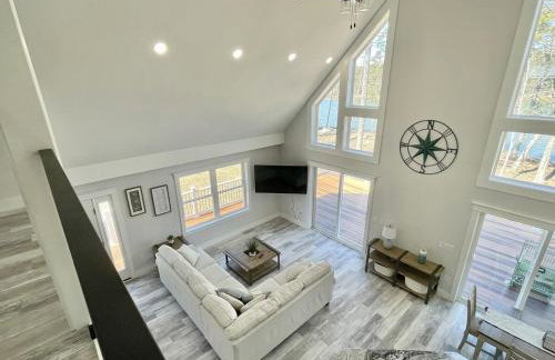 Luxury Waterfront Retreat with Hot Tub Near Acadia - Foto 12