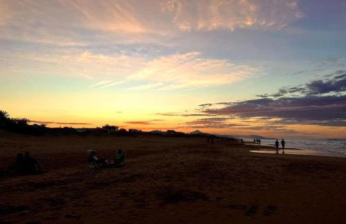 Cómodo chalet en la playa con gran patio exterior cerca del MET Y Campo de Golf - Photo 59