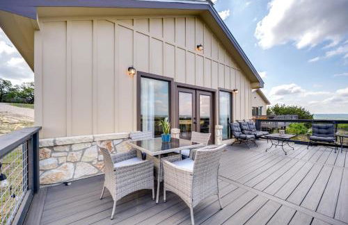 Center Point Countryside Cottage with Deck, Grill! - Photo 20