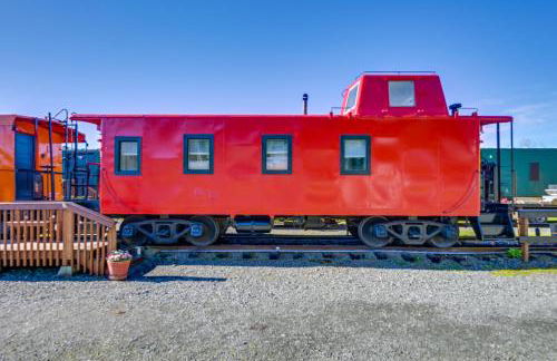 Historic Cupola Caboose with Mountain Views in Elbe - Photo 18