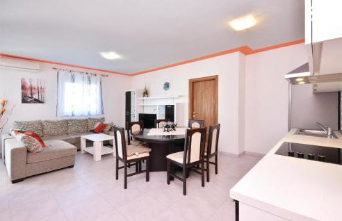 3 Bedroom Nice Home In Solin - Photo 13