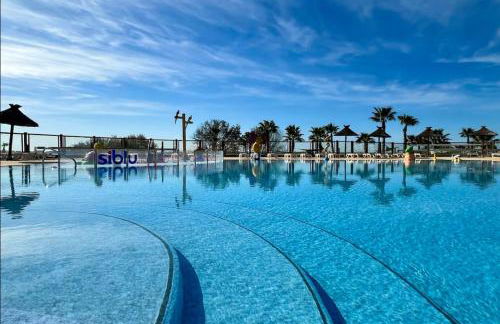 Joli Bungalow 464, 4-6 pers, wifi, terrasse, Camping Siblu Lac des Rêves Lattes - Foto 36