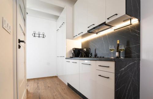 SOLEK, Apartamenty hotelowe i pokoje gościnne ze śniadaniem, przyjazne zwierzętom, wyjątkowe, z widokiem na Jezioro Jamno i w bardzo bliskiej odległości od morza - Foto 72