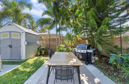 Charming Coral Ridge 2BR 2BA Near Beach plus Pool - Foto 30