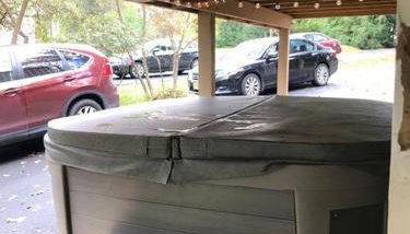 Beautiful Chalet with Hot Tub & Sauna in Poconos - Foto 5