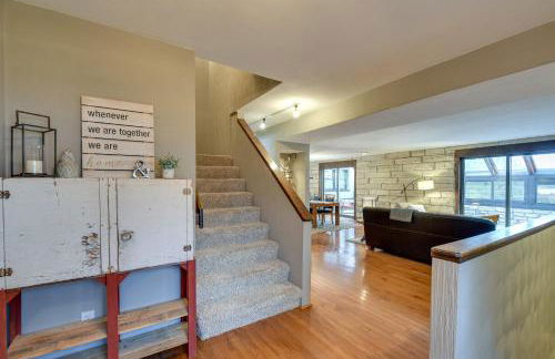 Large Home with Game Room, 4 Mi to Mississippi River - Foto 11