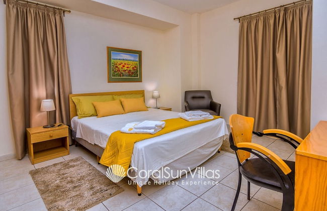 Wonderful Quiet Area, Completely Privacy, Large Private Pool, Colourful Garden - Foto 5