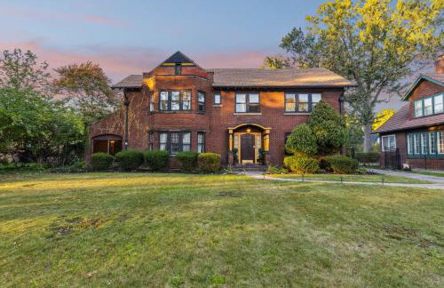 Steps to Edgewater - Sleeps 14 - Fun Game Room Retreat - Foto 11