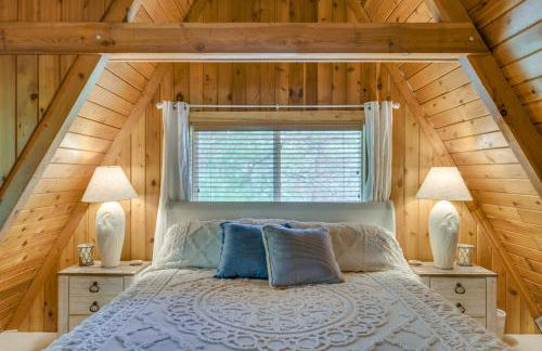 Canal Across Street Family Cabin in Breezy Point! - Foto 21