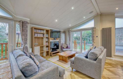 New Forest lodge - 194 NO PETS - Photo 2