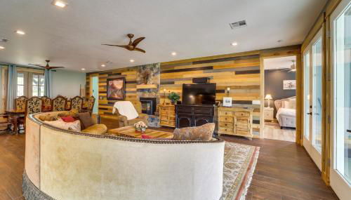 Lakefront Afton Home with Hot Tub and Game Room! - Foto 4